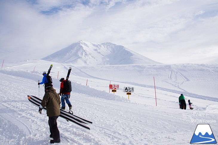 大雪山旭岳ロープウェイ 北海道最高峰でパウダーライド！